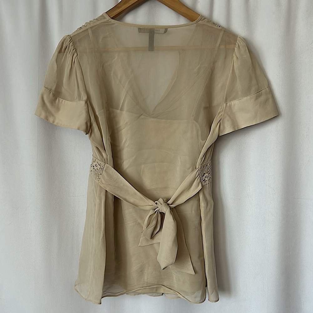 BCBGMaxAzria Boho Silk Cream Crochet Front Short Sleeve Blouse Shirt Top *Sz M* - Picture 2 of 6
